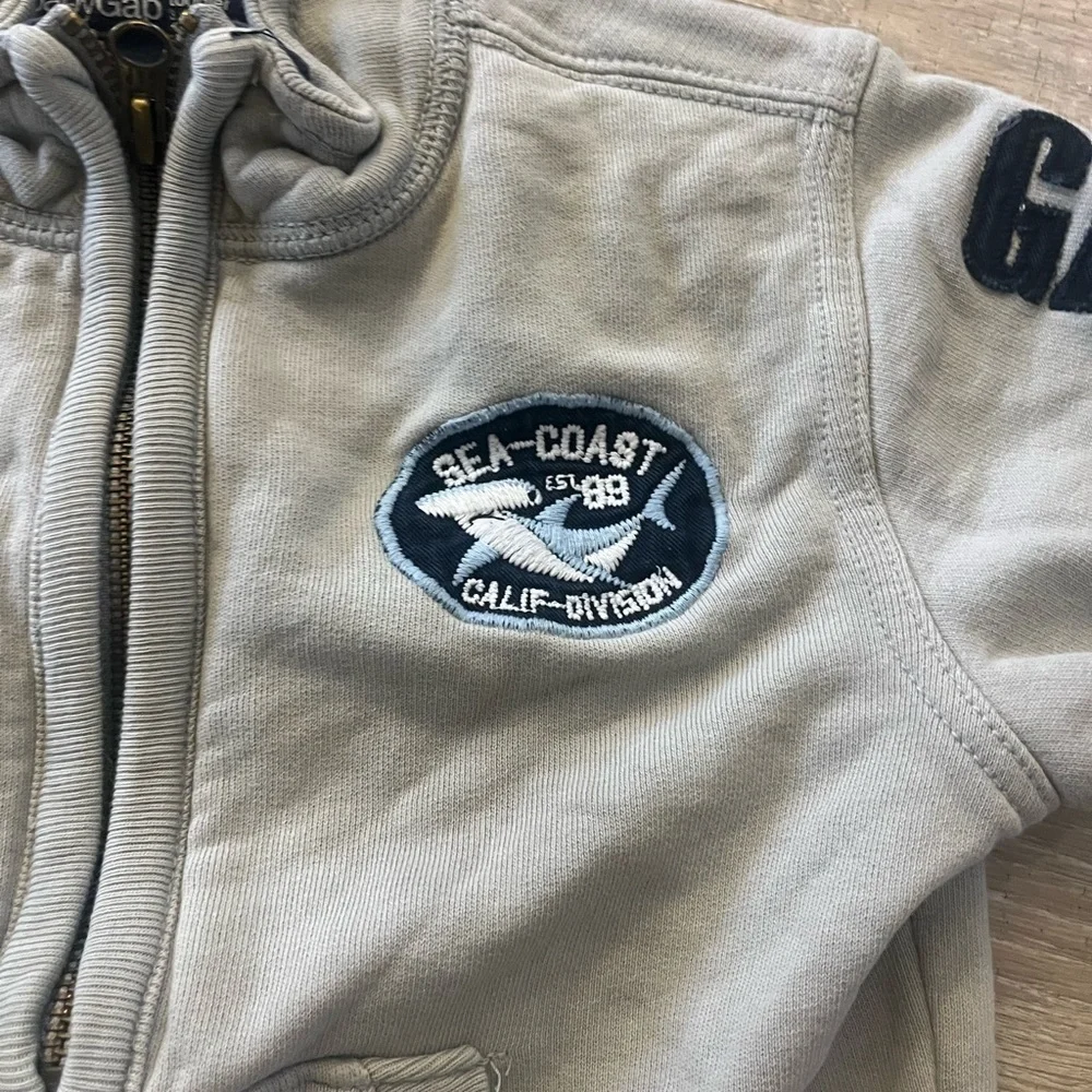 Gap Shark Pullover 3t